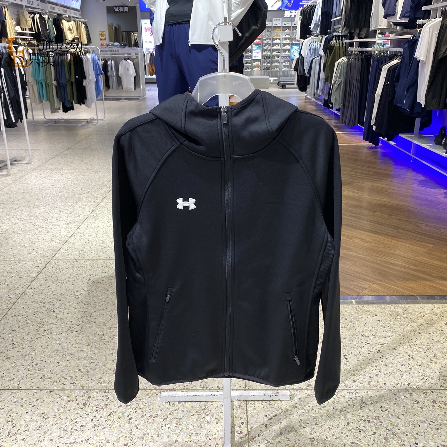 安德玛UA女装加绒连帽夹克外套