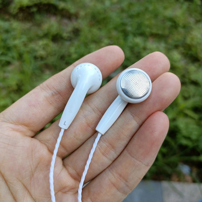 3.5圆孔立体声耳机带麦打电话