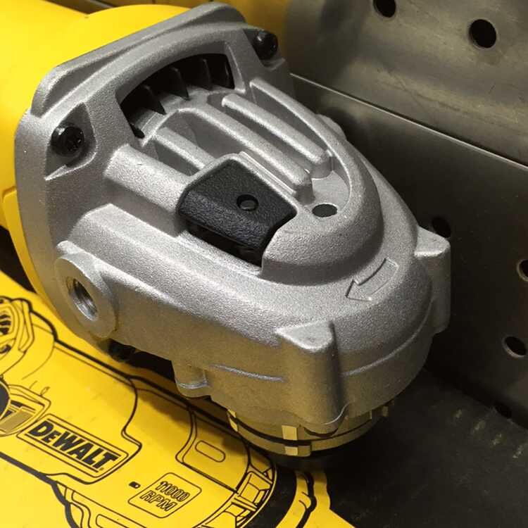 正品得伟电动工具细手柄雷神系列角磨机 dwe8300s dwe8310s磨光机