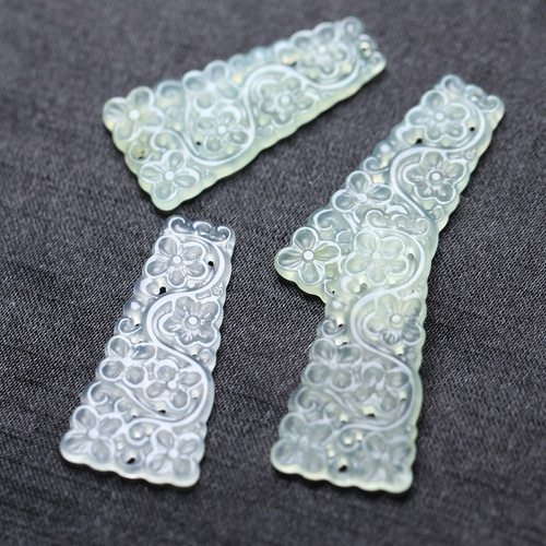 20x41mm岫玉镂空复古梅花吊坠