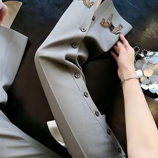重工裤脚小马刺绣排扣拼接西装裤女2026夏季新款洋气百搭休闲裤子