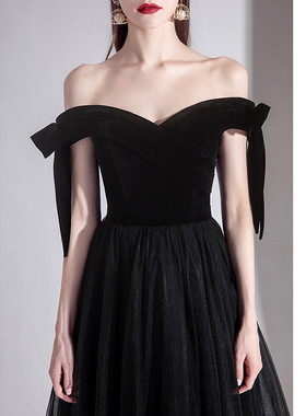 出租黑色丝绒一字肩晚礼服女宴会高贵优雅年会主持人长款显瘦修身