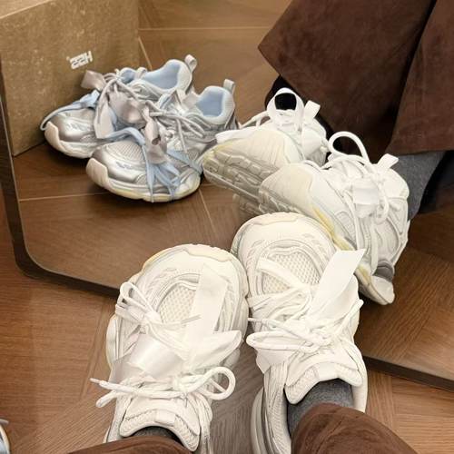 H55女鞋霓虹流光2026春新款刺绣拼色休闲风增高蝴蝶结银色老爹鞋