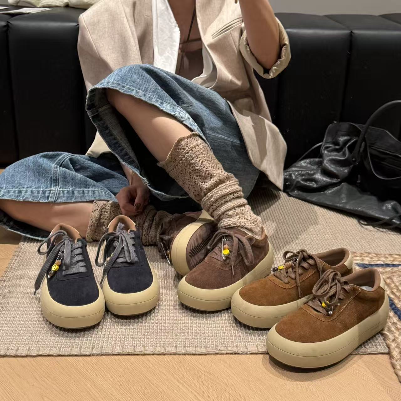 H55女鞋慵懒秋日2025新款休闲厚底美拉德系带增高板鞋面包星星鞋