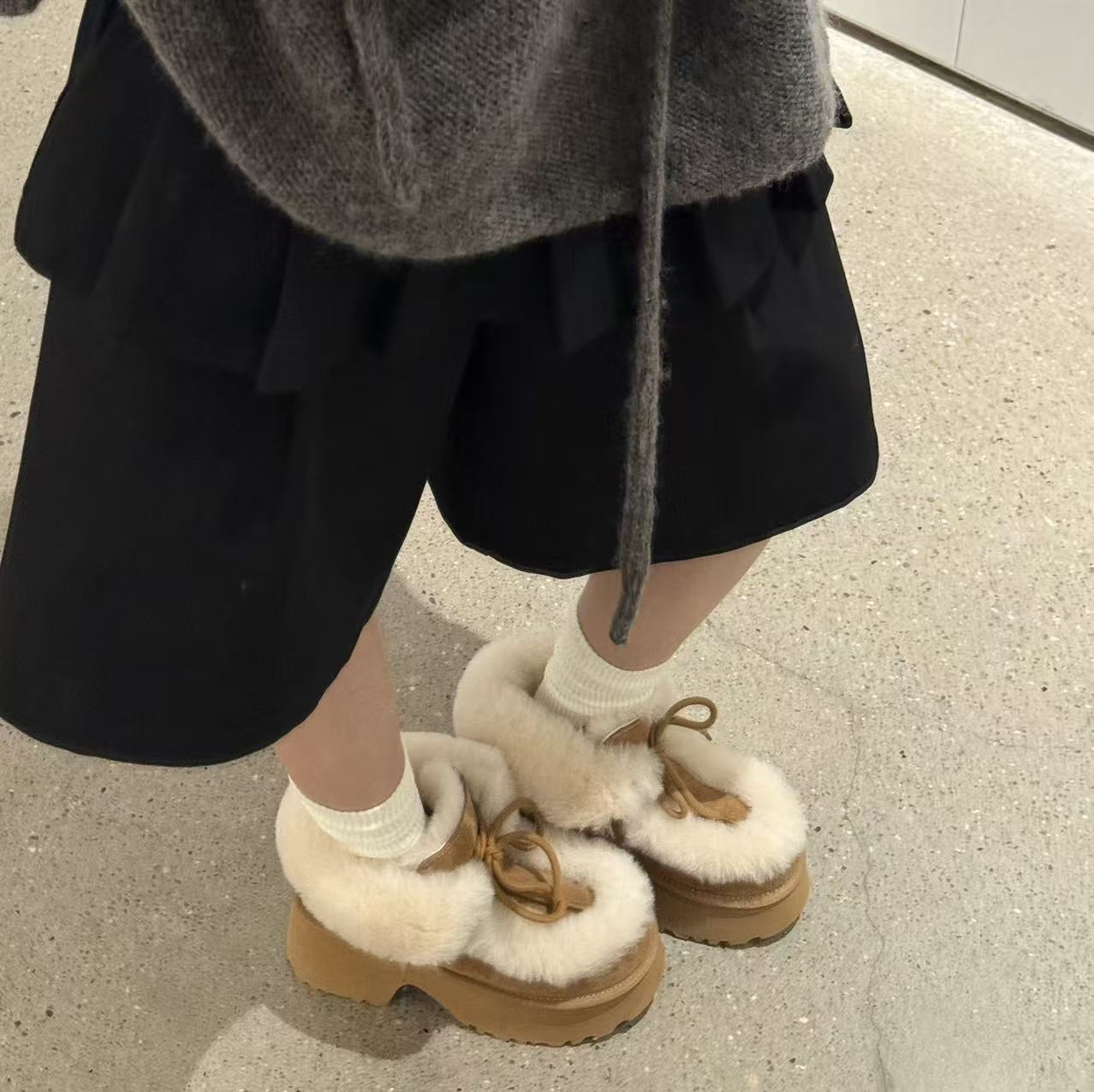 H55女鞋行走的雪地靴2025新款羊毛超轻厚底增高冬防寒毛毛雪地靴