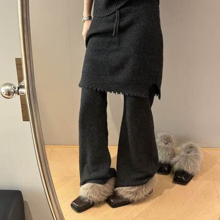 H55女鞋浮世绘2025冬季新款复古法式毛毛粗跟时尚保暖方头小高跟