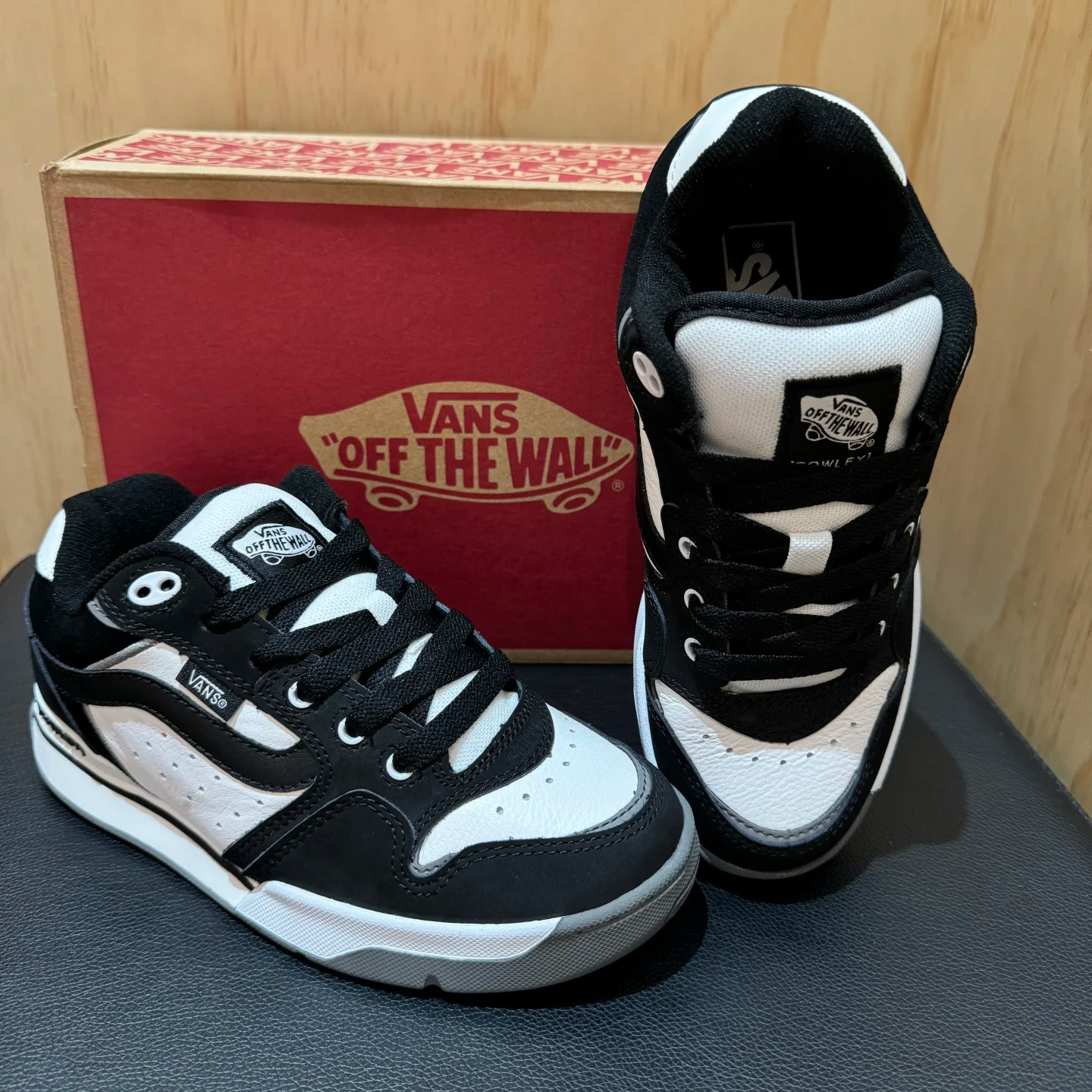范斯Vans Rowley XLT舒适百搭耐磨低帮黑白复古面包鞋VN000MYEBZW