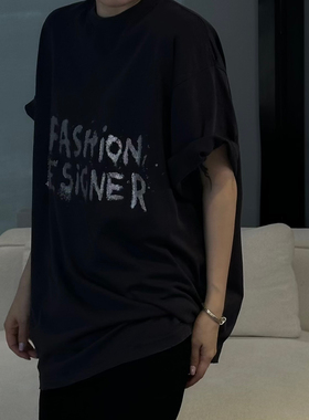 CHU楚妞[笔灰]字母印花做旧短袖T恤2026夏季新款女休闲百搭上衣