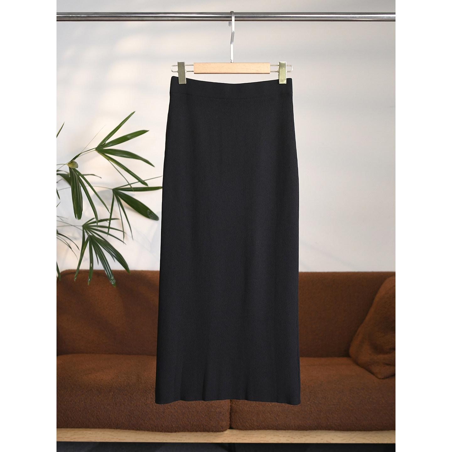 旺财系列 精纺密织竖坑条铜氨丝混纺松紧腰中长款针织半裙 W1752