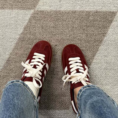 颖颖家 超洋气安可拉红三条杠牛皮麂皮面平底防滑德训休闲鞋W1764