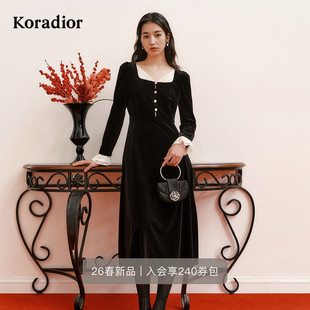 珂莱蒂尔2026年春新法式 连衣裙 复古优雅丝绒小黑裙蕾丝边中长款