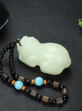 天然青白玉籽料招财貔貅把玩件