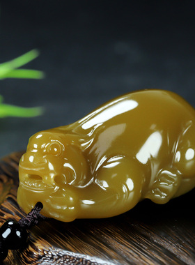 新疆和田玉貔貅手把件