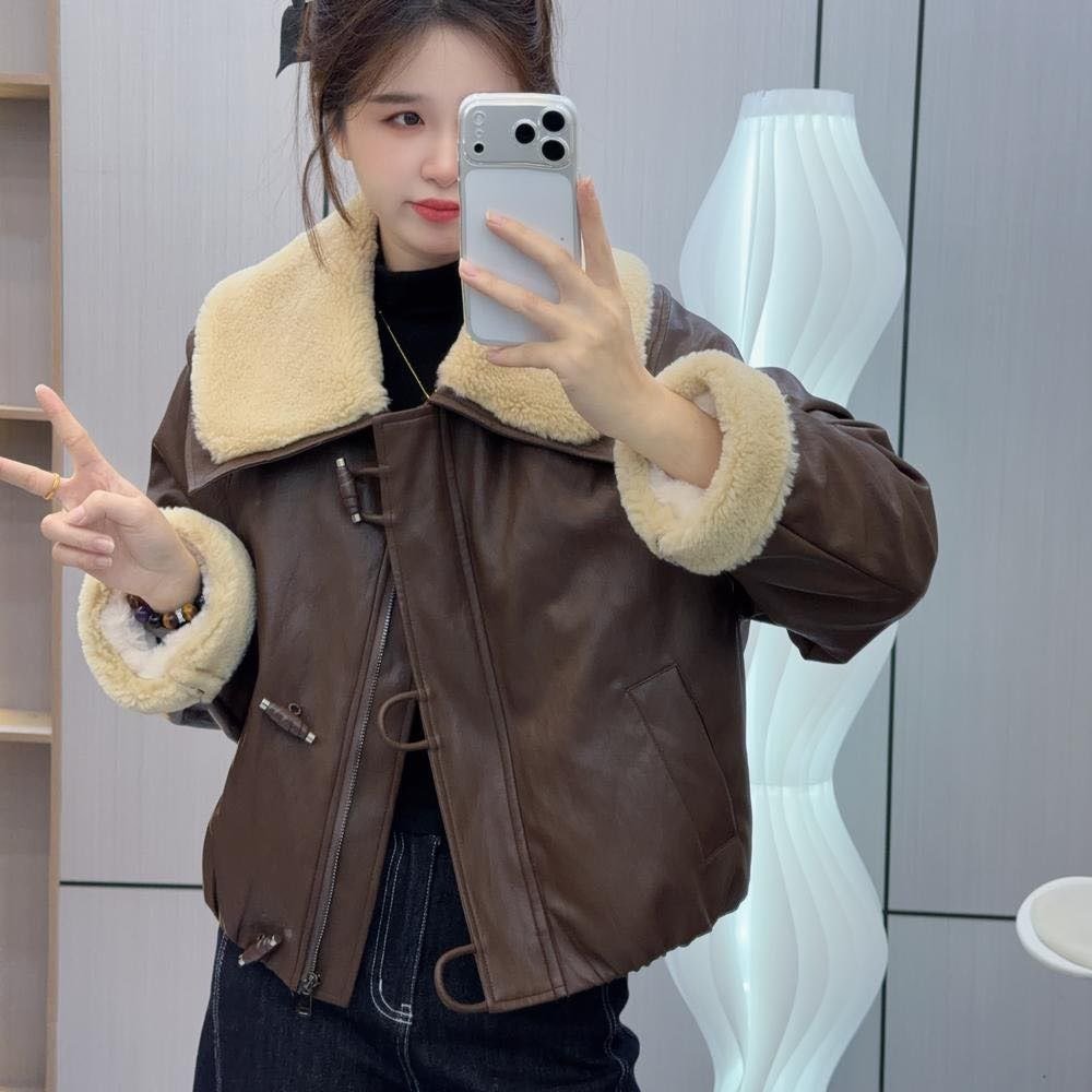 加绒加厚皮衣外套女2025冬季新品小个子感娃娃领气质减龄上衣