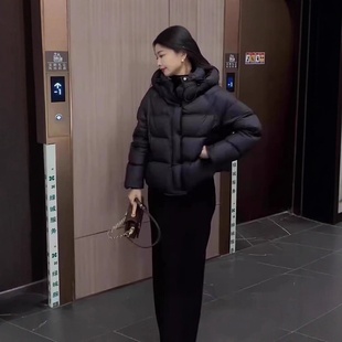 软糯泡芙白鸭绒短款连帽羽绒服女冬季新款宽松显瘦小个子面包服