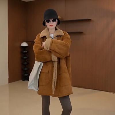 韩系麂皮绒羊羔毛外套女秋冬2025新款宽松显瘦保暖中长款皮毛一体