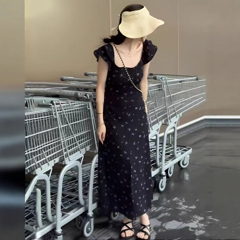 甜美风碎花方领露背飞飞袖连衣裙女2025年夏季新款修身显瘦碎花