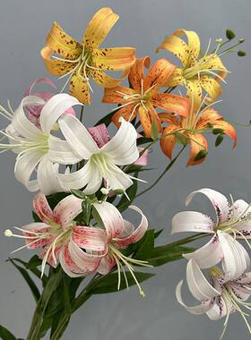 垂吊2头百合仿真花香水百合假花样板间装饰家居客厅摆件拍摄道具