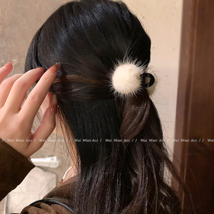 日韩百搭毛球小抓夹女高级感侧耳边夹秋冬新款刘海夹半抓小发夹