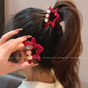 安哥拉红秋冬2025新款五角星抓夹女气质网红半抓发夹优雅简约头饰