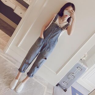 网红牛仔背带裤女2026春夏秋韩版宽松显瘦减龄小个子九分破洞裤子