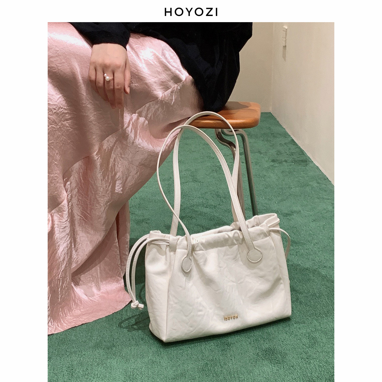 【小优家包包】HOYOZI原创设计褶皱抽绳托特包单肩大容量女包简约,箱包皮具/热销女包/男包,托特包,淘宝优惠券,粉丝福利购,淘宝优惠卷