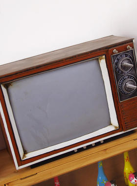 婚礼拍摄影楼咖啡屋黑白电视机