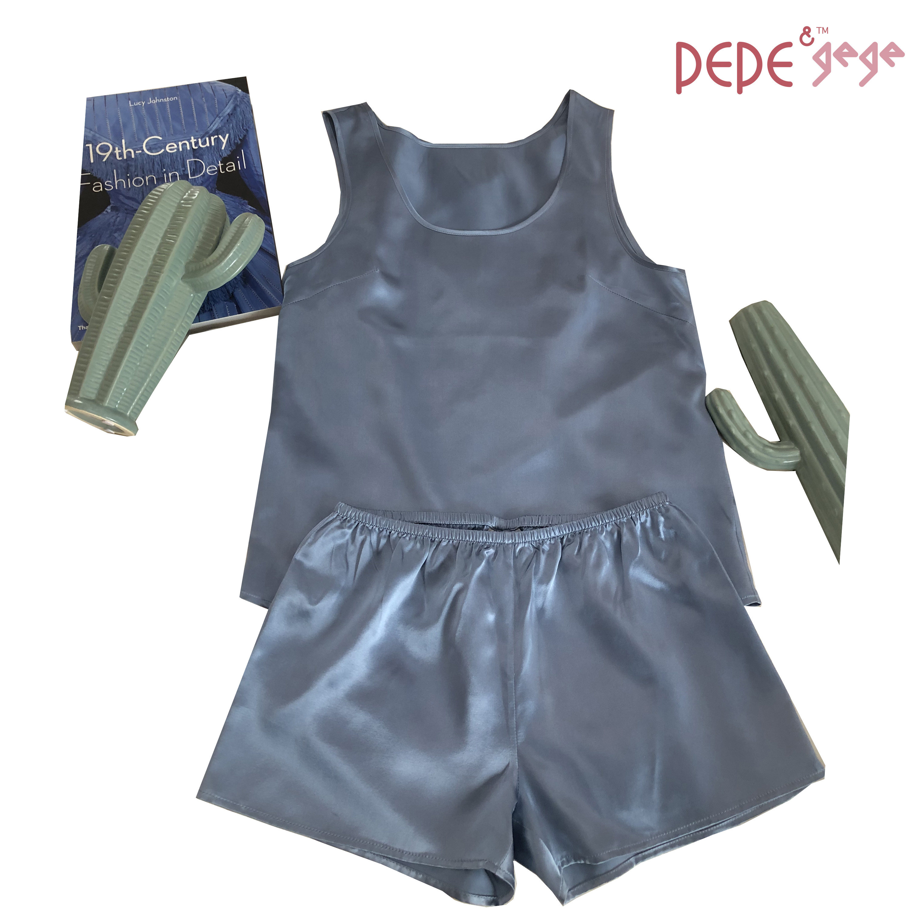 PEPEGEGE 浆果小姐 桑蚕丝睡衣 短套装 背心  短裤  蓝色 夏季在类目 女士内衣/男士内衣/家居服, 睡衣/家居服套装中 - 来自Buy2taobao.com提供专业的淘宝代购服务