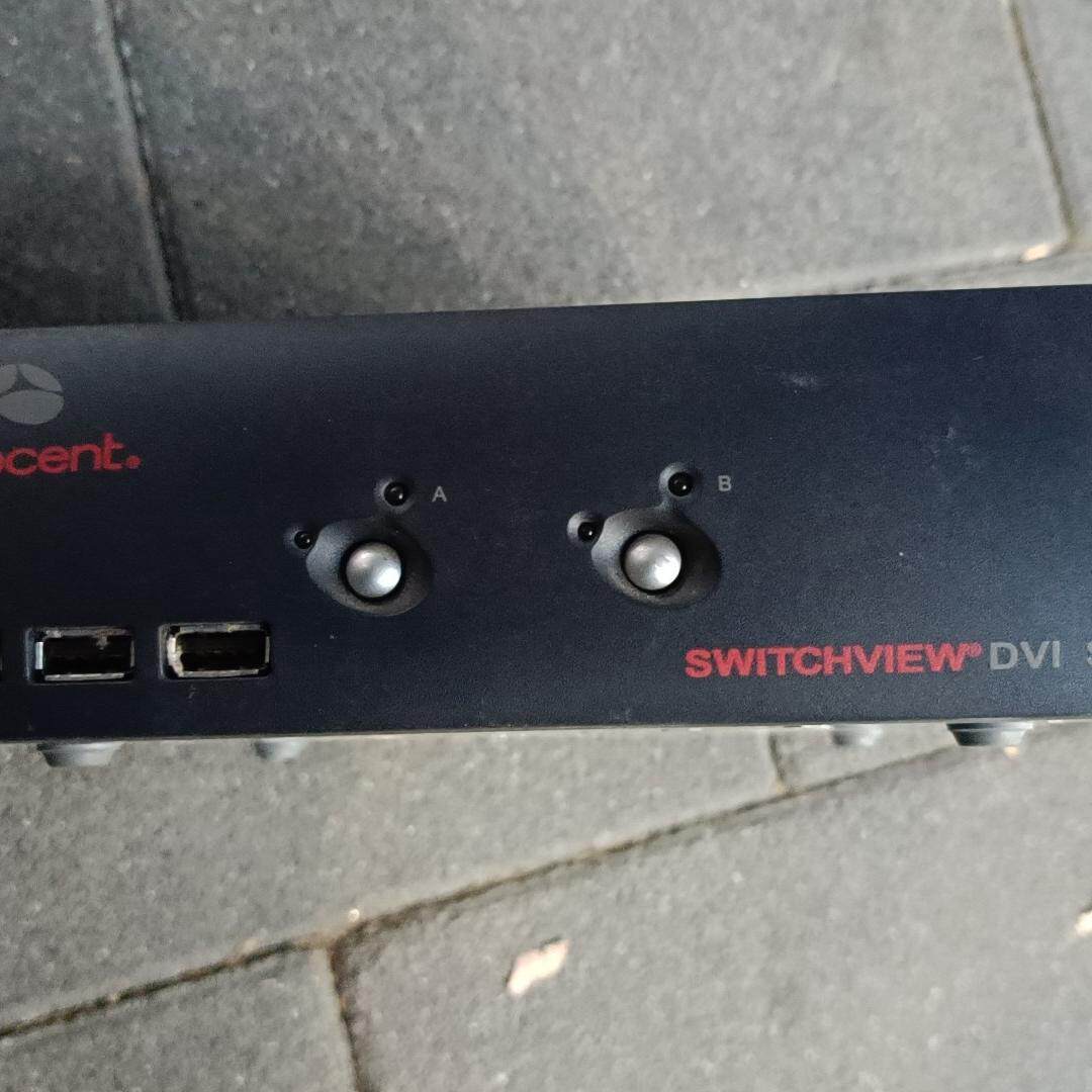 2SVDVI15 520-812-501 Avocent KVM切换器 DVI SH议价维修图片