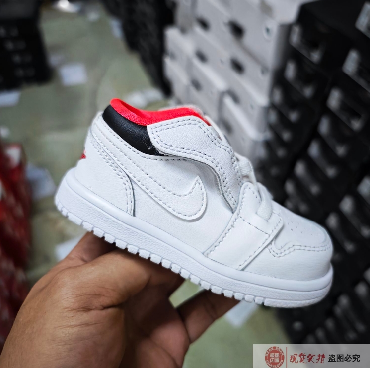 耐克NIKE AJ1儿童鞋男童女童魔术贴运动鞋休闲篮球鞋 CI3436-160