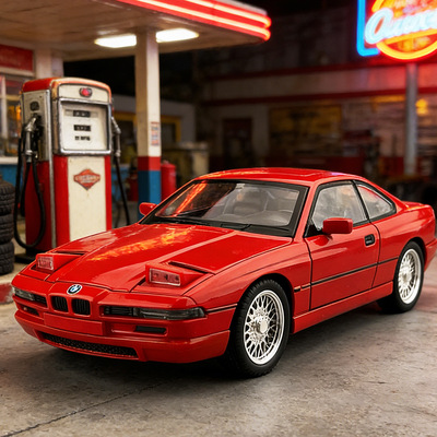 新奥1/24宝玛850CSI合金汽车模型复古跑车老爷车跳灯回力声光玩具