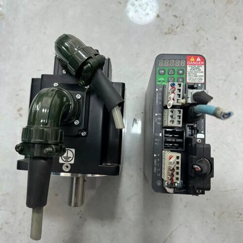 议价LXM28AU15M3X驱动器，电机BCH2MM152