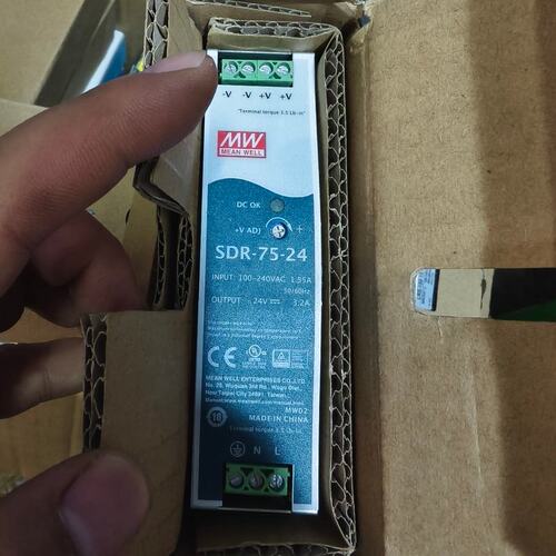 议价全新明纬SDR-75-24导轨式开关电源，24V 3.2A