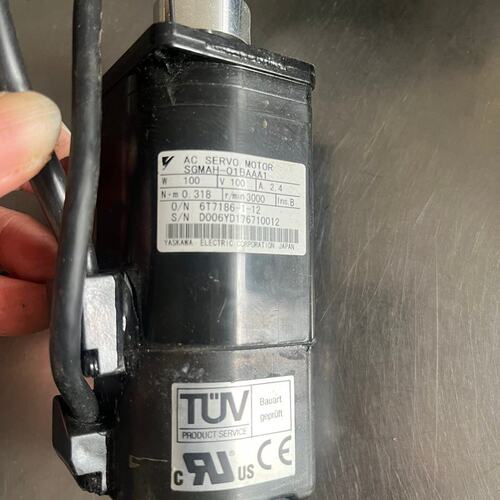 议价安川伺服电机SGMAH-01BAAA1，100W，日本原装，