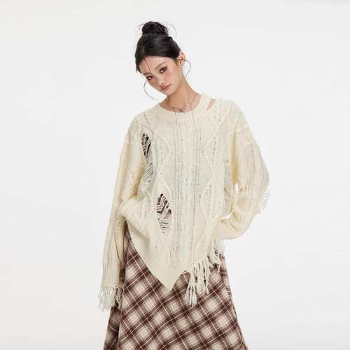 YAYI复古不规则破洞流苏麻花毛衣