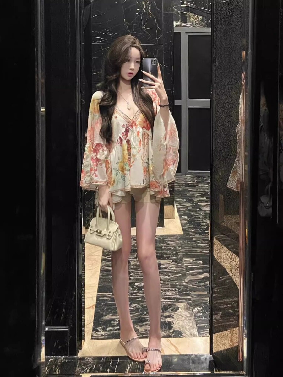 MELISS STUDIO HEAVY INDUSTRIES V-NECK DIAMOND BELL SLEEVE SHIRT AUTUMN PURE LUST PRINT SLIM WAIST SLIM TOP