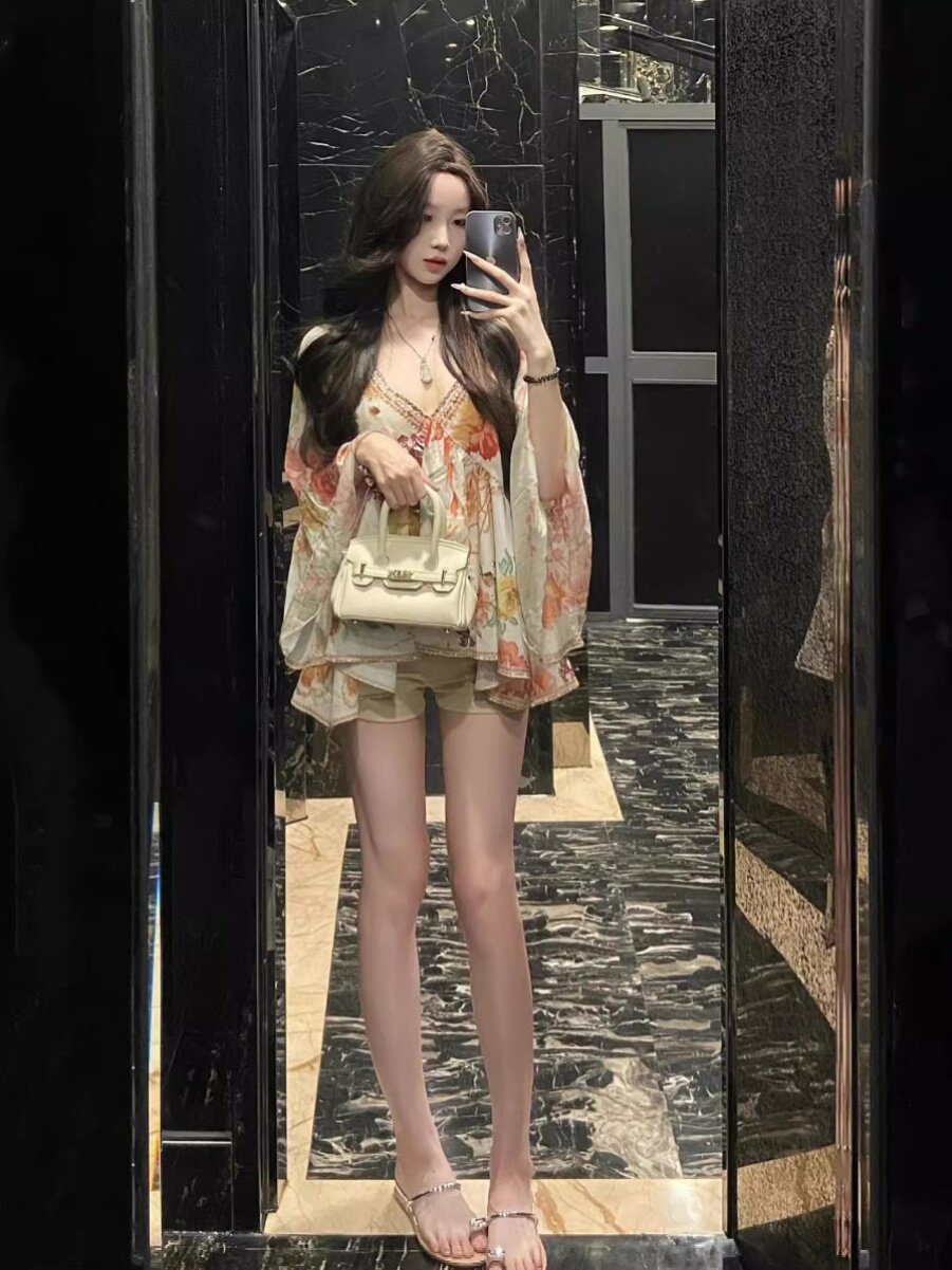 MELISS STUDIO HEAVY INDUSTRIES V-NECK DIAMOND BELL SLEEVE SHIRT AUTUMN PURE LUST PRINT SLIM WAIST SLIM TOP