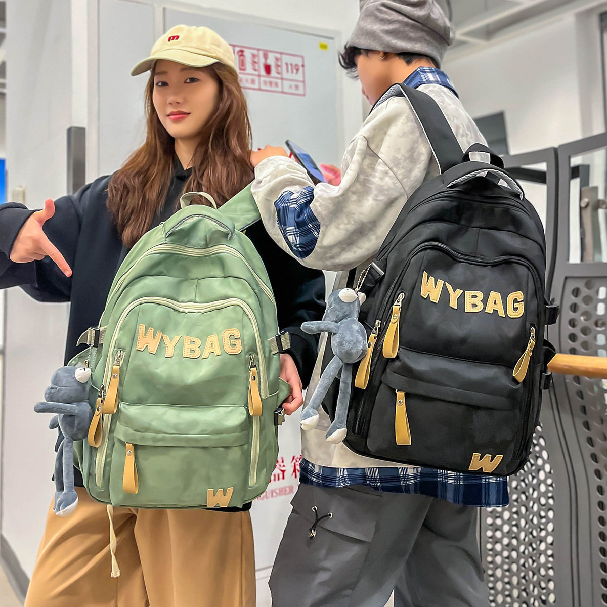 高颜值中高学生书包韩版时尚简约电脑包户外旅游潮酷大容量双肩包