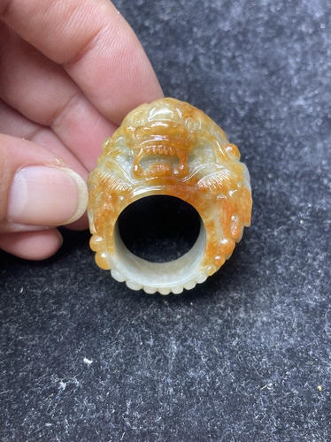 特色黄翡龙头扳指