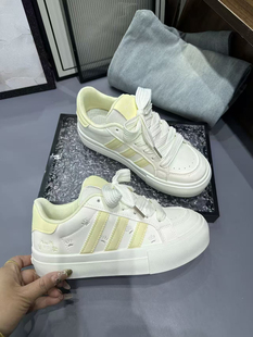 新款厚底小白鞋女款配裙子百搭板鞋小众面包鞋休闲鞋刺绣款面包鞋