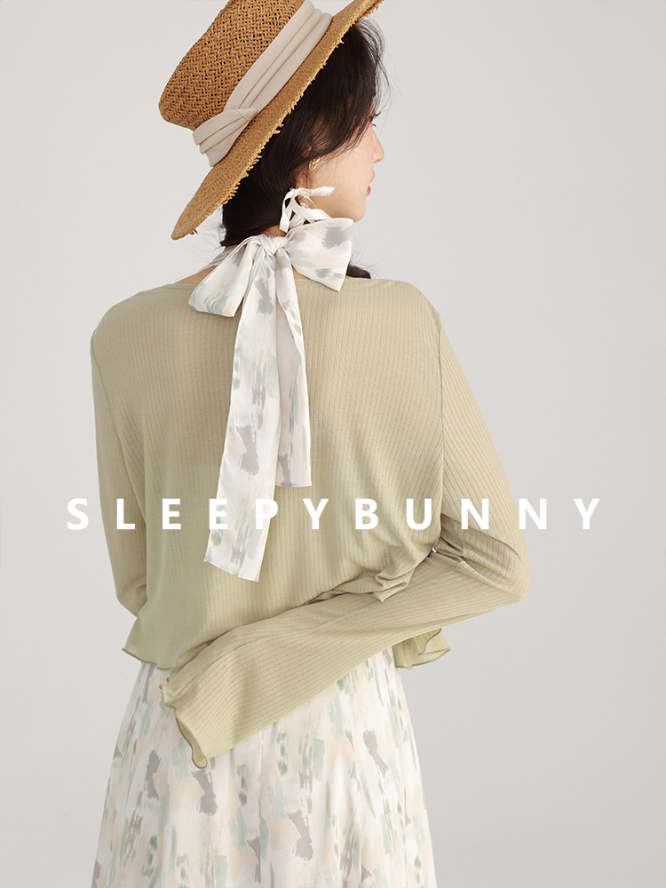 Sleepy bunny long-sleeved cardigan women's summer sunscreen slim shawl ice silk air conditioning shirt cropped with knitted blouse