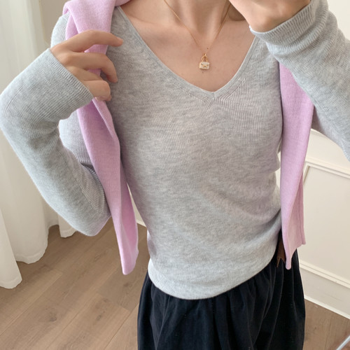 芭妮Bonnet-秋款修身显瘦卷边v领气质针织衫N19-7807不退换