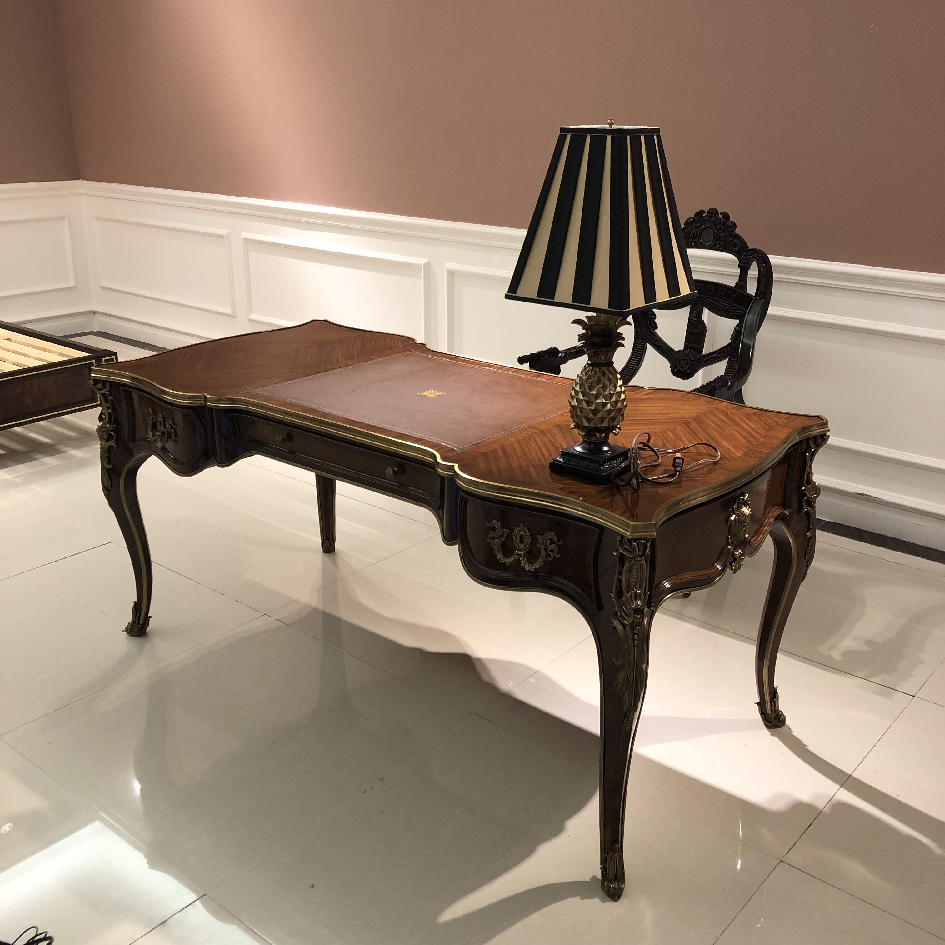 亚历山大欧式实木书桌别墅设计家具总裁办公桌写字台整装现货包邮