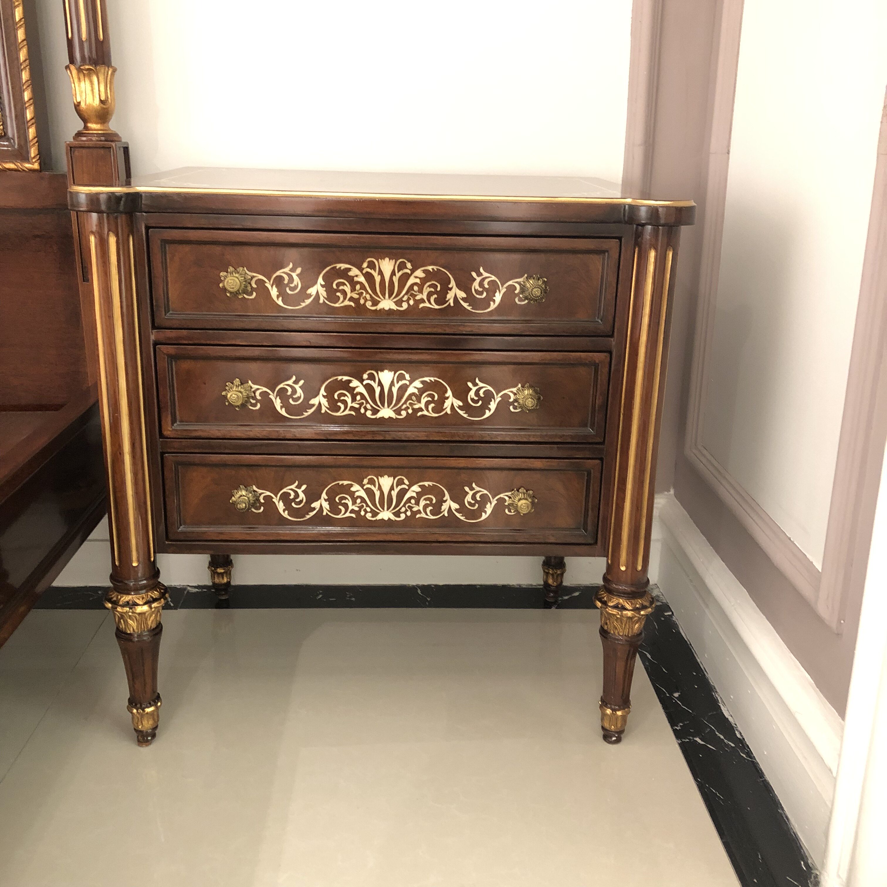 英式床头柜别墅贝壳镶嵌斗柜欧式古典床边柜亚历山大卧室储物柜ta