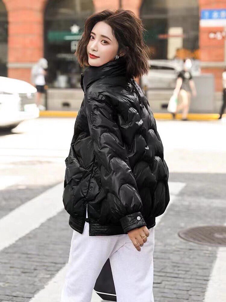 秋冬新款韩版宽松羽绒服黑色厚款保暖外套亮面防洗面料上衣女士潮