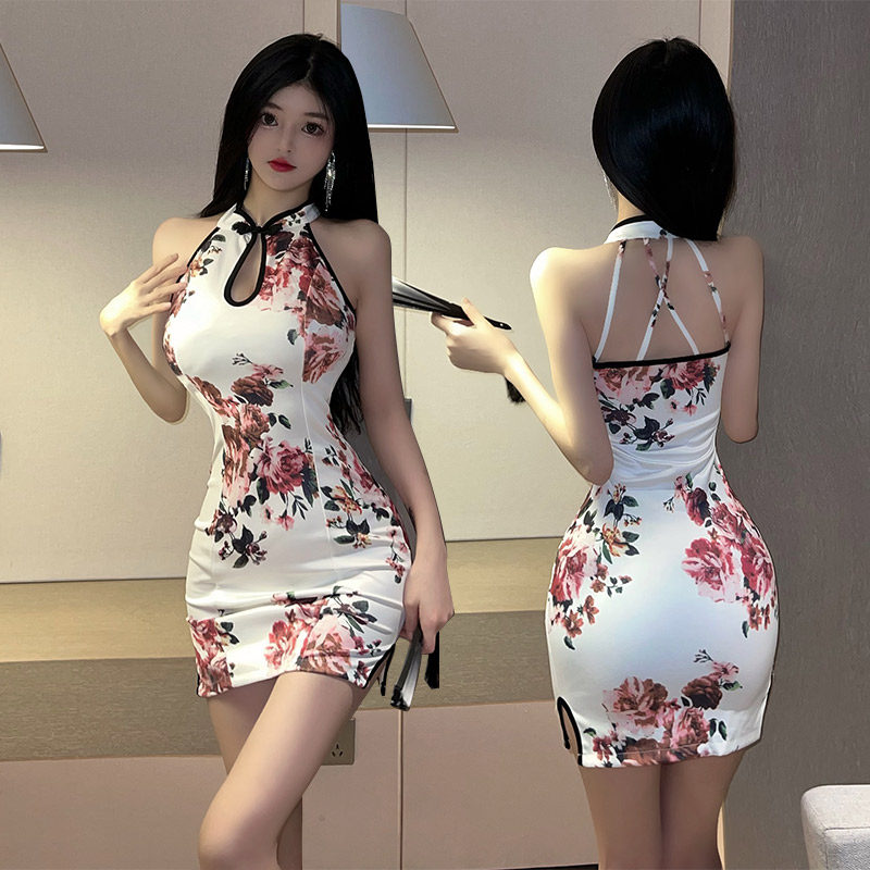 户外性感漏出情趣诱惑高端制服开叉无袖旗袍夜店紧身制服乳短裙女