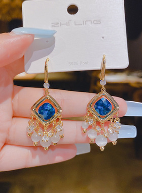 日韩耳环2021年新品潮显瘦脸耳钩蓝色锆石猫眼耳坠适合圆脸戴耳饰