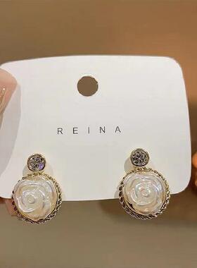 2022韩国白色山茶花耳环女夏款小众设计感银针单钻耳钉赫本风耳饰