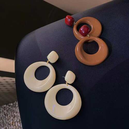 S925银针法式复古港风奶油色大圆圈耳环圆形夸张摩登时尚几何耳环