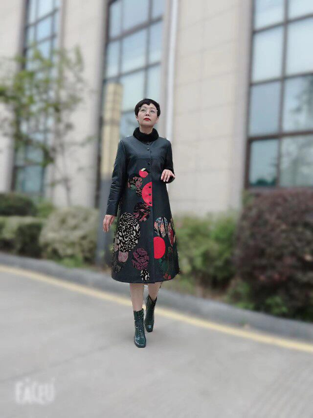 俊派龙妃真皮无线羽绒服中老年长款女装绵羊皮水貂领秋冬新款皮衣